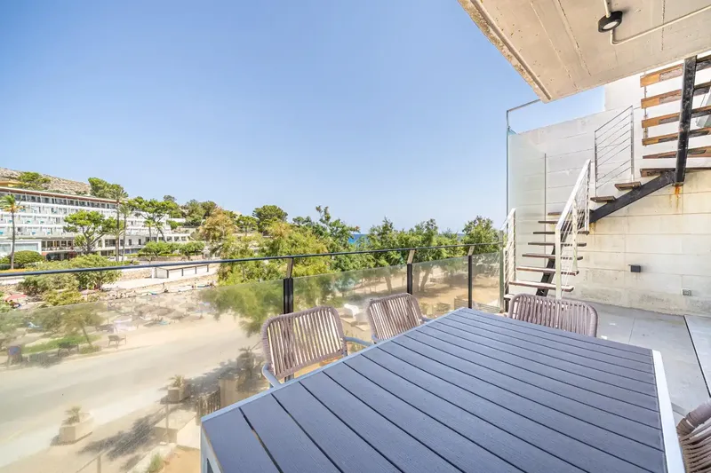 First floor facing the sea with 76m2 rooftop terrace in Cala San Vicente and possibility to acquire underground parking space. — photo 5