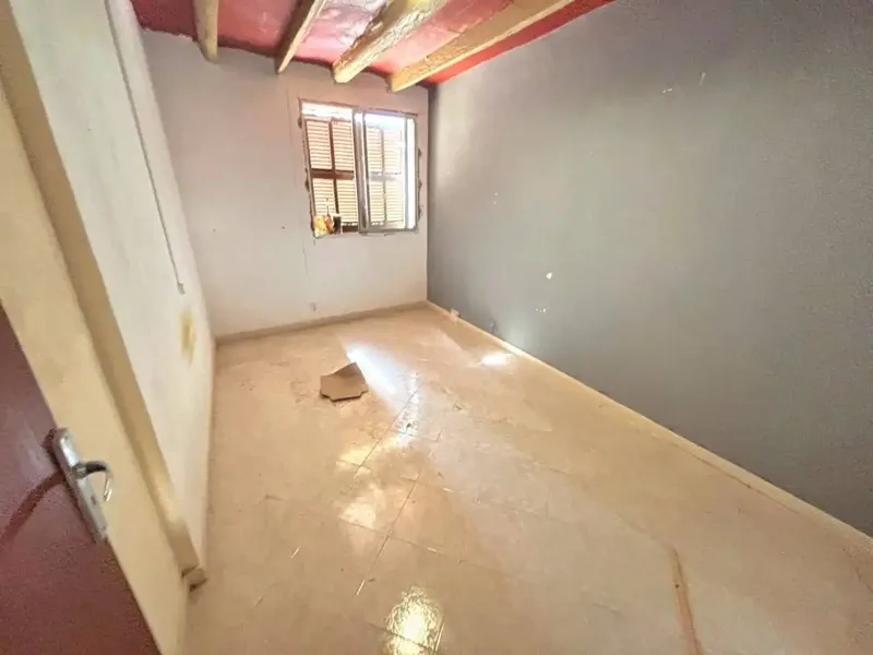 Centrally located house close to all services, just 5 minutes from the town hall square, with multiple options — photo 12