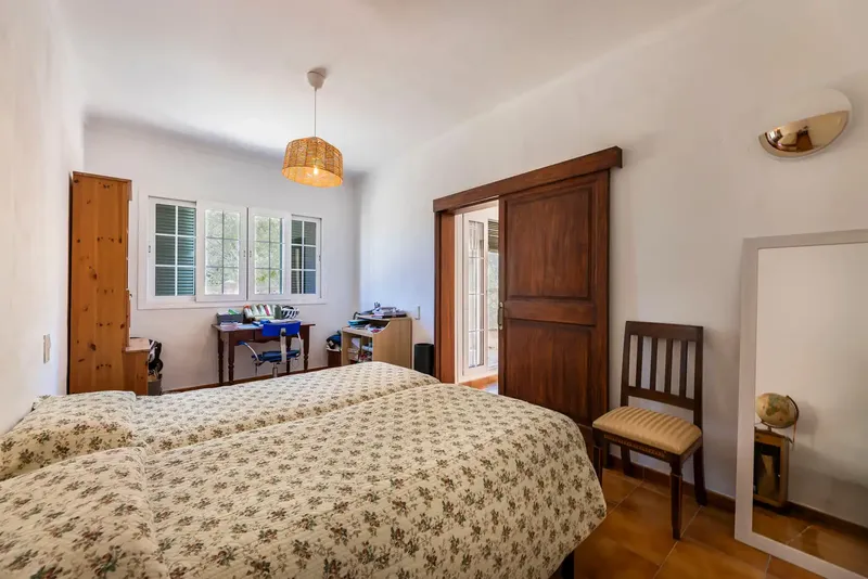 Discover the charm of the most authentic Mallorca in this beautiful home located in Pina, a quiet and characterful environment, ideal for — photo 10