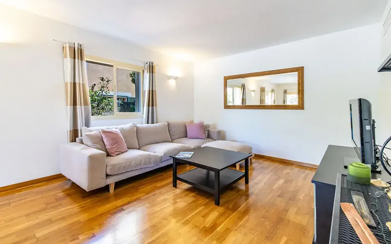 This beautiful townhouse in Puig de Ros with pool, garden and large underground parking is located in an attractive residential area — photo 7