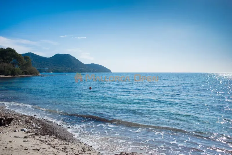Beachfront house in Cala Bona — photo 4
