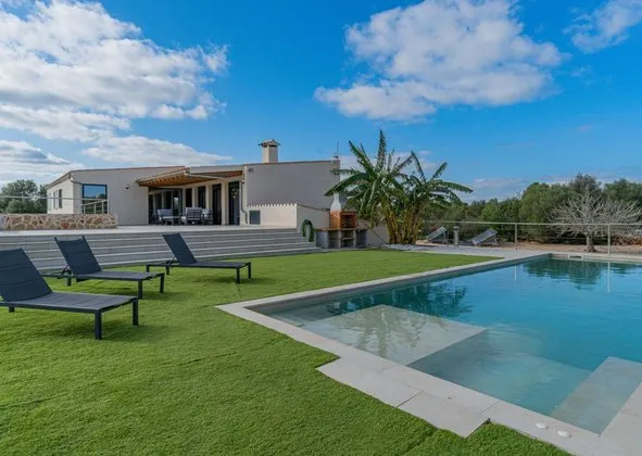 Estate in Campos — photo 3