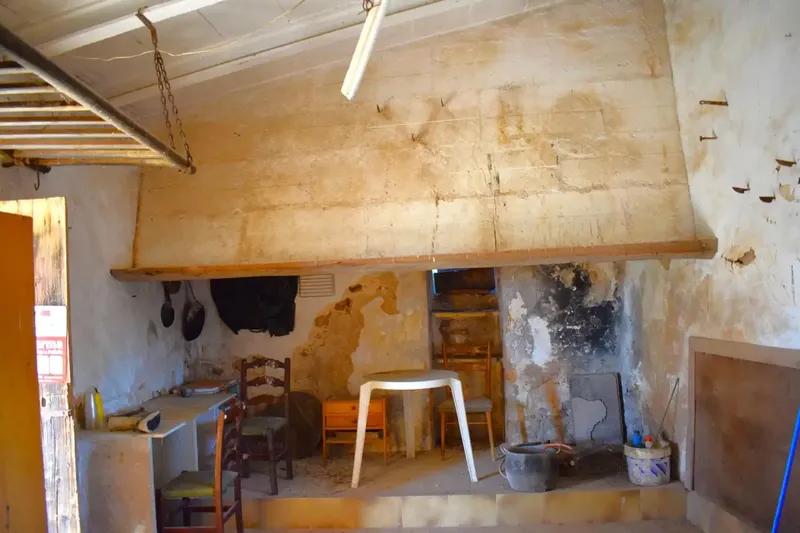 Rustic finca in Muro with 14,196 m2 of land and open views of the Serra de Tramuntana, in a quiet setting with great potential. — photo 8