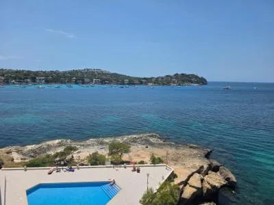 Flat in Calvià (Costa de la Calma) with 45 m², 1 bedroom, 1 bathroom, 20 m to the sea, lift and pool — photo 2