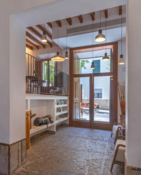 Traditional and renovated century-old townhouse in central Sóller — photo 11