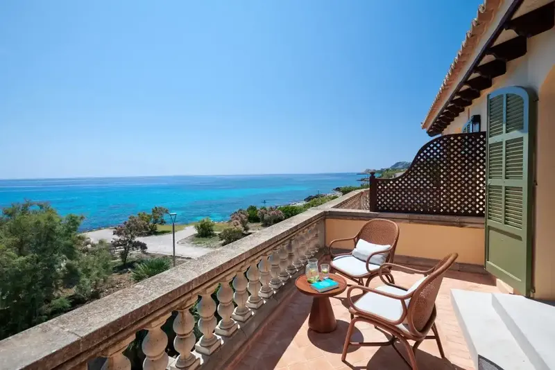 Exclusive first-line sea view villa for rent near Son Moll beach in Cala Ratjada, recently renovated — photo 5