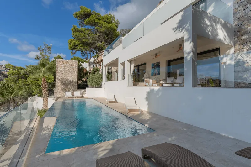Villa with sea views in Cala Llamp — photo 2
