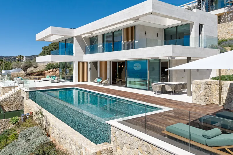 Luxurious new-build villa in a dream location with spectacular views — photo 1