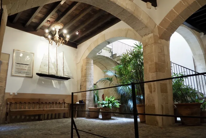 Manor house in the heart of Palma — photo 1