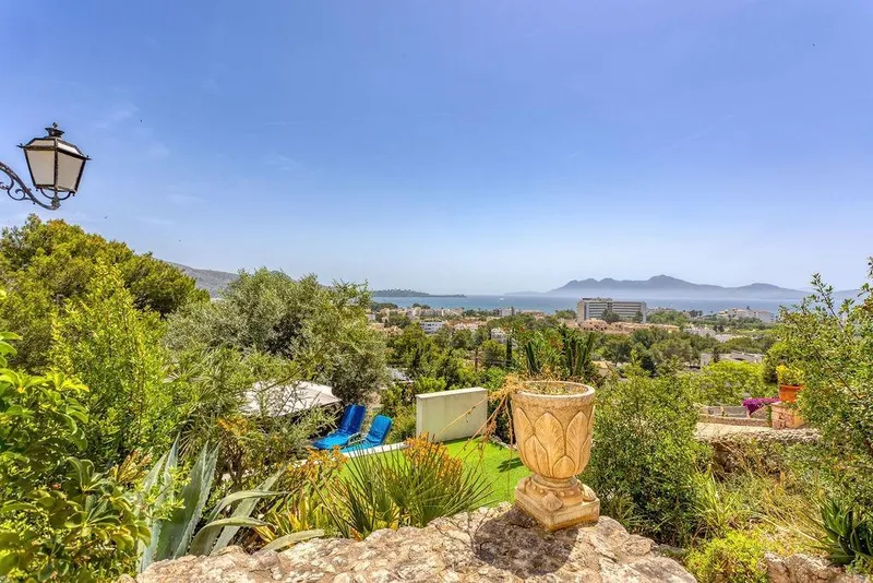 Exclusive: Family villa with sea views in the coveted Puerto de Pollensa — photo 8