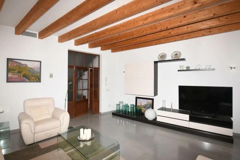 Central renovated 3-story town house in Llucmajor — photo 7