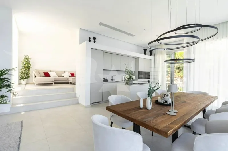 Santa Ponca: Frontline Villa with Direct Ocean Access — photo 8