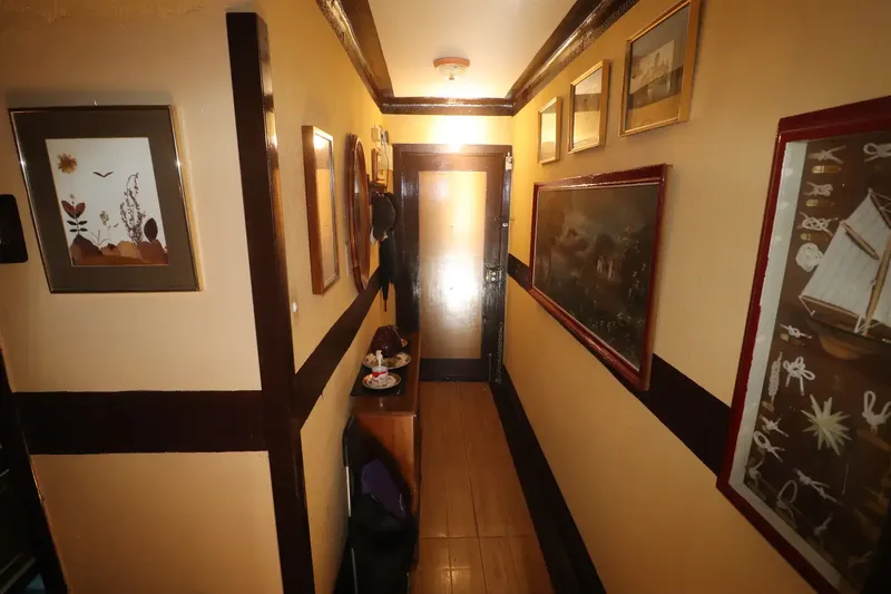 We present this property, on the fourth floor WITHOUT ELEVATOR in the outskirts of Son Gotleu, with approximately 55 m². — photo 5