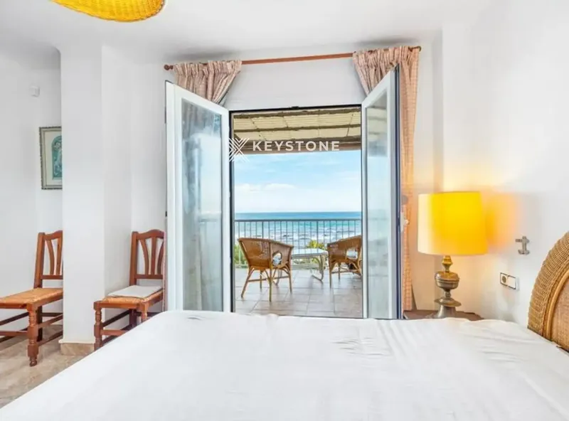 Attractive apartment for rent in S'Arenal, Llucmajor, offering an ideal combination of space, light and sea views — photo 4