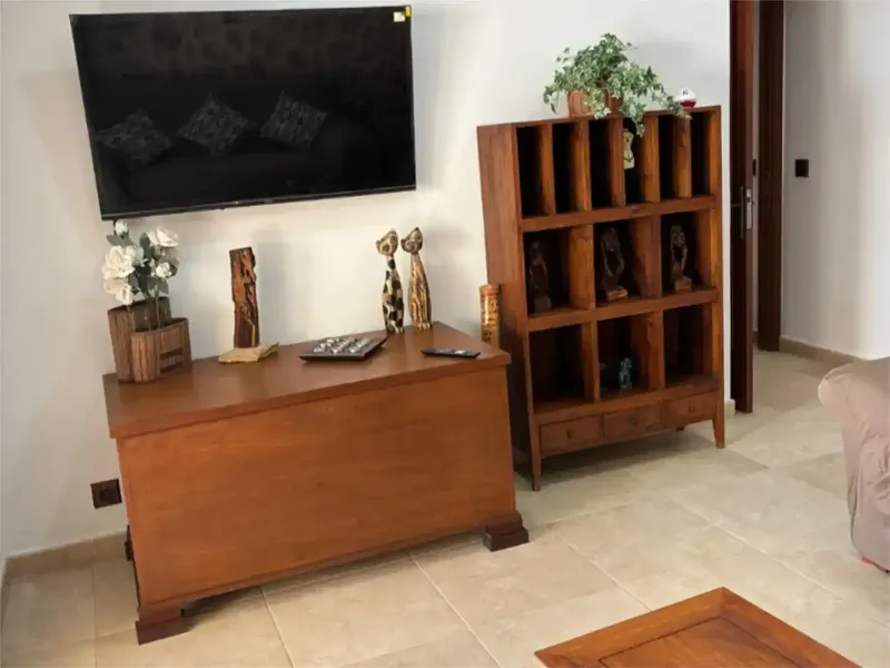 El apartamento consta de 1 habitación . Maximo 2 personas. Se alquila por temporada. El único gasto que hay es la luz que se debe pagar cada — photo 10
