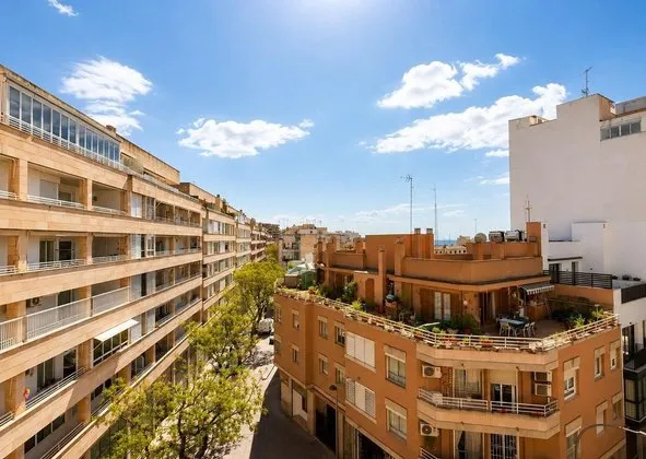 Flat / apartment for sale in Calle de Colubí — photo 5