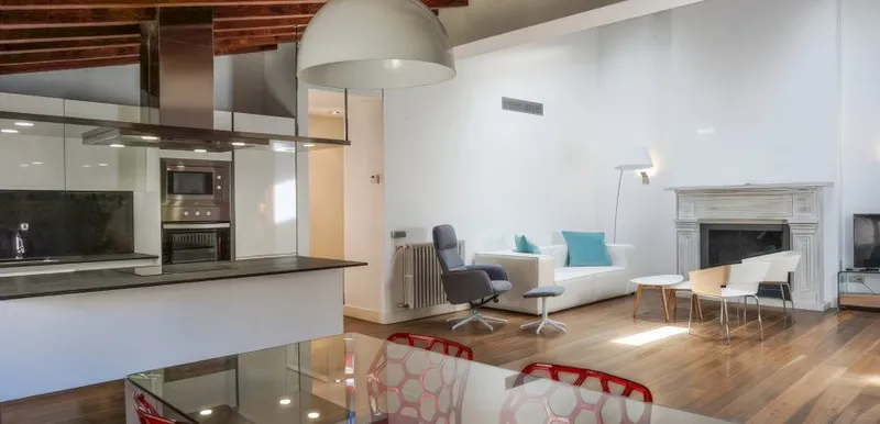 Attic apartment for rent next to Palma Cathedral in stately building — photo 7