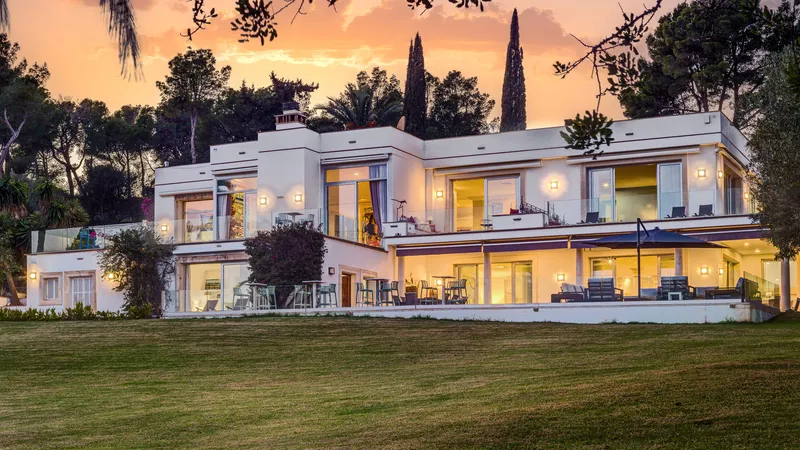 Spectacular property in Son Vida with absolute privacy and beautiful views to the bay of Palma — photo 1