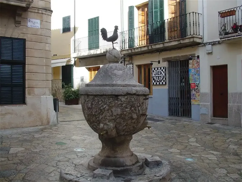 House in the center of Pollença, ready to live in, double glazing, air conditioning, good location, not negotiable — photo 1