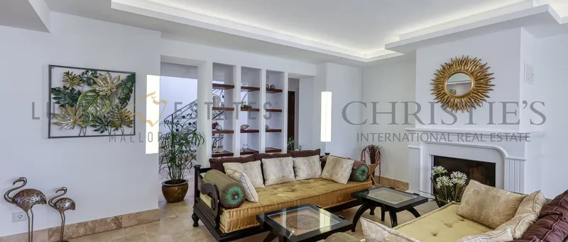 Unique finca-style villa in Porto Cristo on the beachfront set on a 50,000 m² lot — photo 7