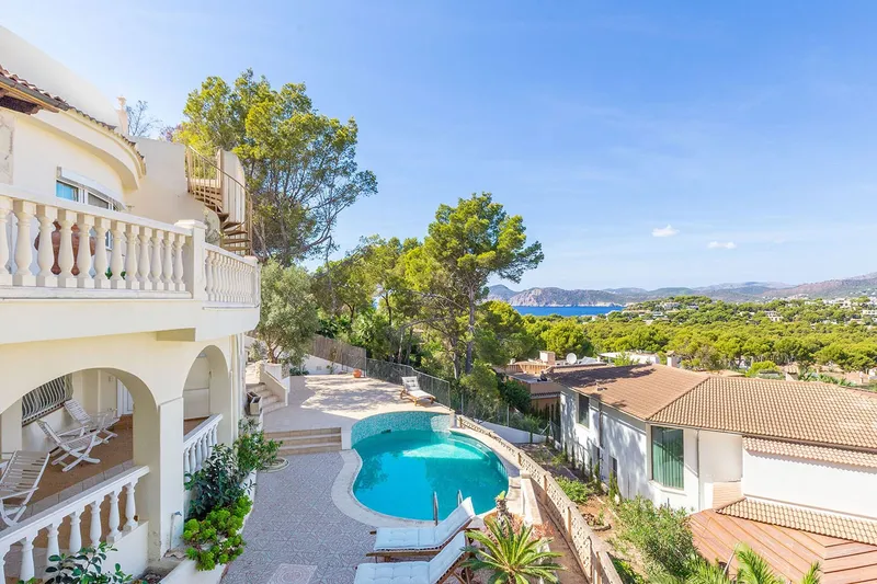 Mediterranean villa with spectacular views — photo 4