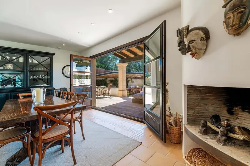 Timeless sea-facing retreat elevated above Puerto Andratx with holiday rental license — photo 11