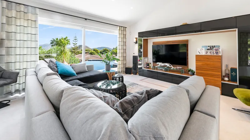 Designer villa in Santa Ponsa with breathtaking views — photo 3