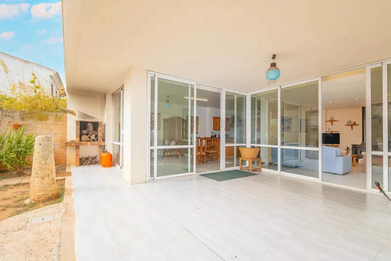 Two-story townhouse in the village center with patio, terrace and parking — photo 3