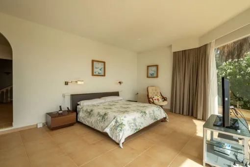Puerto Alcudia, luxury property with impressive panoramic sea views on the Alcanada golf course, overlooking the bay of Alcudia — photo 9