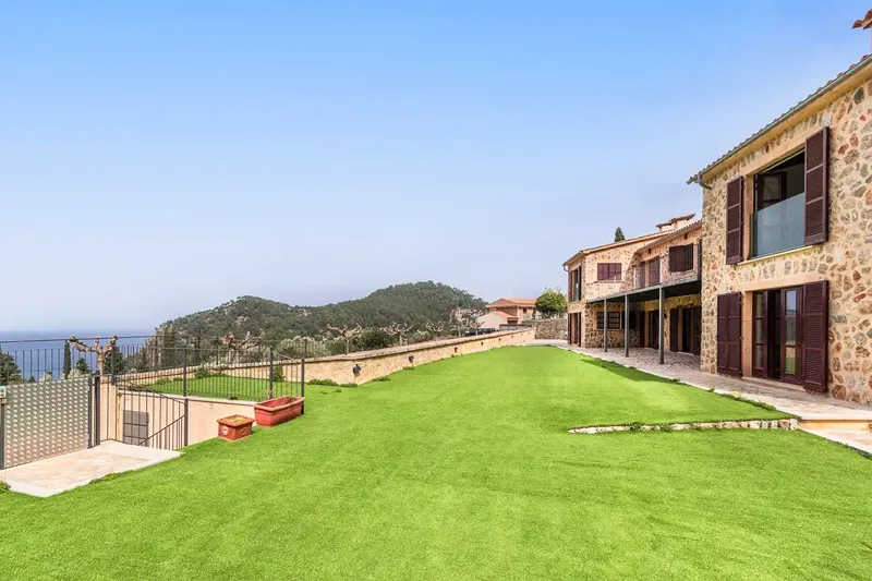 This impressive new-build stone finca in Estellencs with panoramic sea and Tramuntana mountain views — photo 4