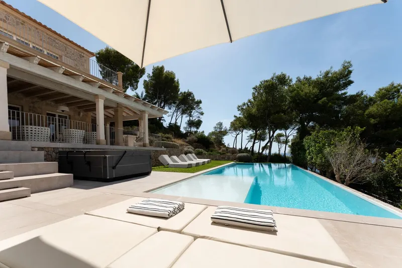 Rent: Luxury finca-style villa with gigantic sea views in Camp de Mar - Marcel Remus Real Estate — photo 2