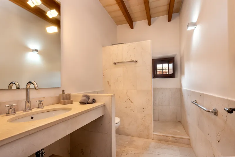 Exclusive finca with sea and distant views, generous living space, ETV license and well-kept garden — photo 8