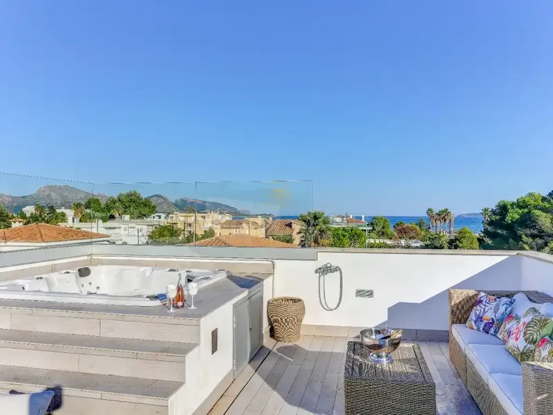 Exclusive contemporary villa in Llenaire, Puerto de Pollensa - 7 suites, architectural design and open views — photo 10