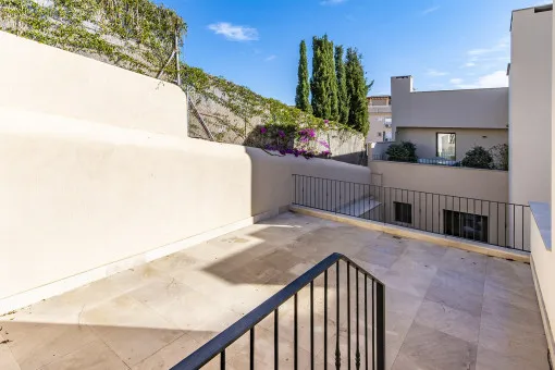 El Terreno, terraced house with private roof terrace in Palma, El Terreno — photo 5