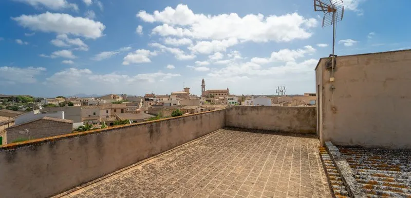 Three-storey house with views in Ses Salines — photo 2