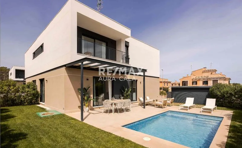 Exclusive semi-detached house in Llucmajor — photo 1