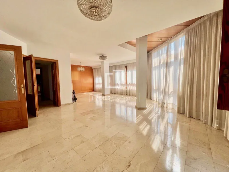 186m² apartment for sale in Palma de Mallorca — photo 1