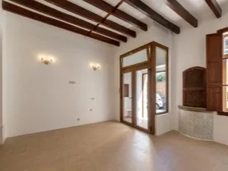 Completely renovated townhouse with many possibilities in Llucmajor! Semi-detached 6 bedrooms, Triplex — photo 4