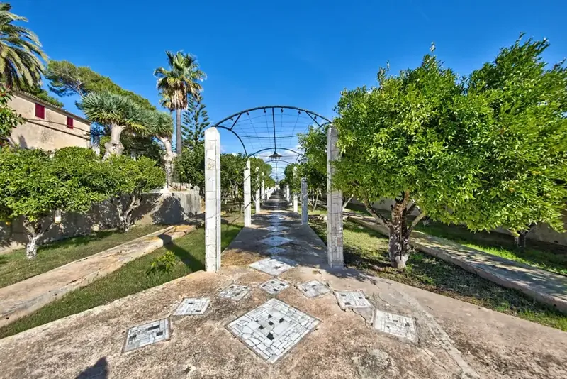 This spectacular rustic finca dating from the 17th century is located on a huge plot of more than 400,000 m2 between Montuïri and Vilafranca de Bonany — photo 5