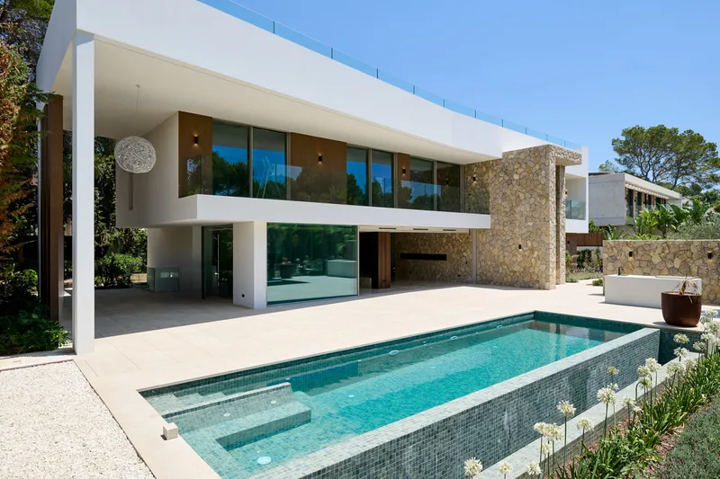 Modern new-build villa in an exclusive location in Santa Ponsa - Marcel Remus Real Estate — photo 2
