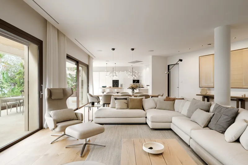 Luxury Mediterranean villa on the beachfront in Bendinat - Marcel Remus Real Estate — photo 11