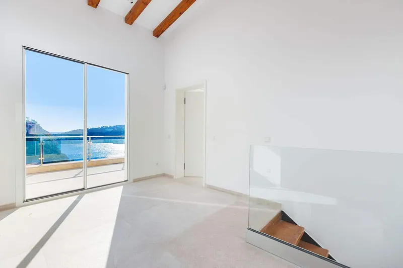 Modern renovated luxury villa with breathtaking sea views — photo 10