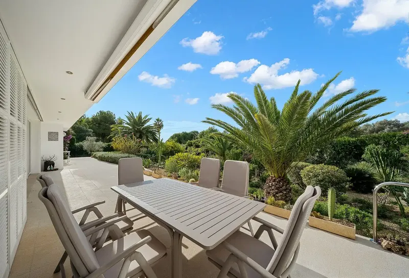 Spacious villa in Costa de los Pinos located in an exclusive residential area on the second line to the sea. On a plot of 2,220 m2 — photo 11