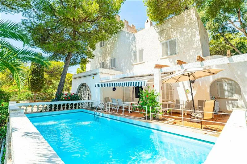 Detached house with swimming pool on an approximately 1,200 m² plot, just 5 minutes from the town and the sea. — photo 1