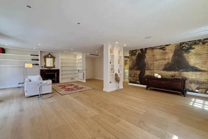 Elegant apartment with 2 parking spaces in the historic center of Palma — photo 4