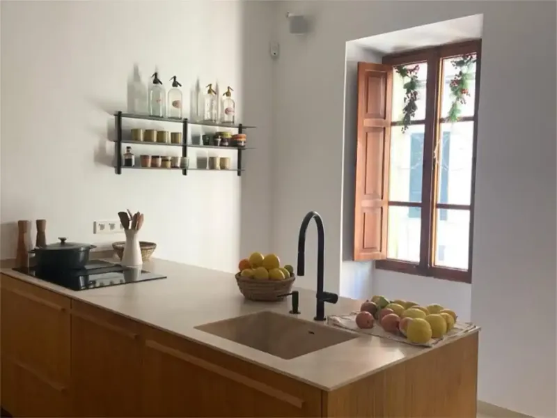 Imagine vivir en esta maravillosa casa situada en una calle peatonal en el casco histórico de Alcudia. — photo 4