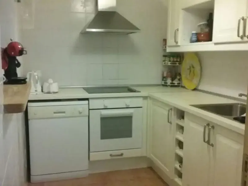 Casa de 3 plantas totalmente reformada en pleno centro de Montuiri. Planta baja con salón comedor (tiene sofá cama, mesa y 4 sillas). Cocina — photo 2