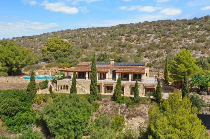 15,326 m² finca with 8 rooms, pool and sea views for sale — photo 6