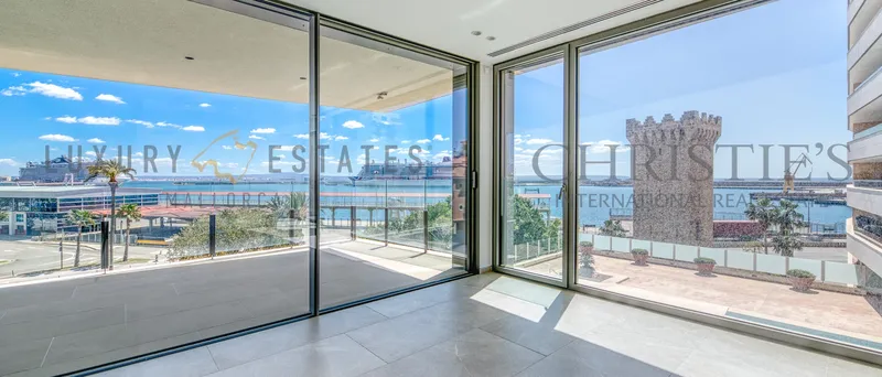 New construction luxury harbor view apartment in Palma de Mallorca — photo 1