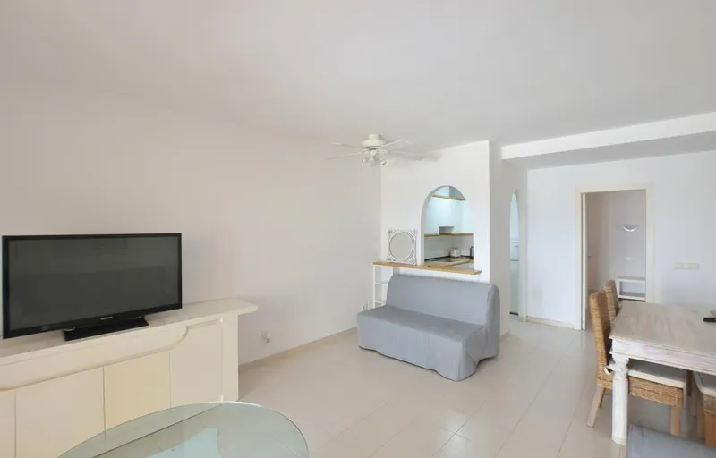 For Rent: 1 Bedroom Apartment in Santa Ponsa’s King’s Park Rented — photo 6